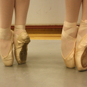 Two dancers on points feet